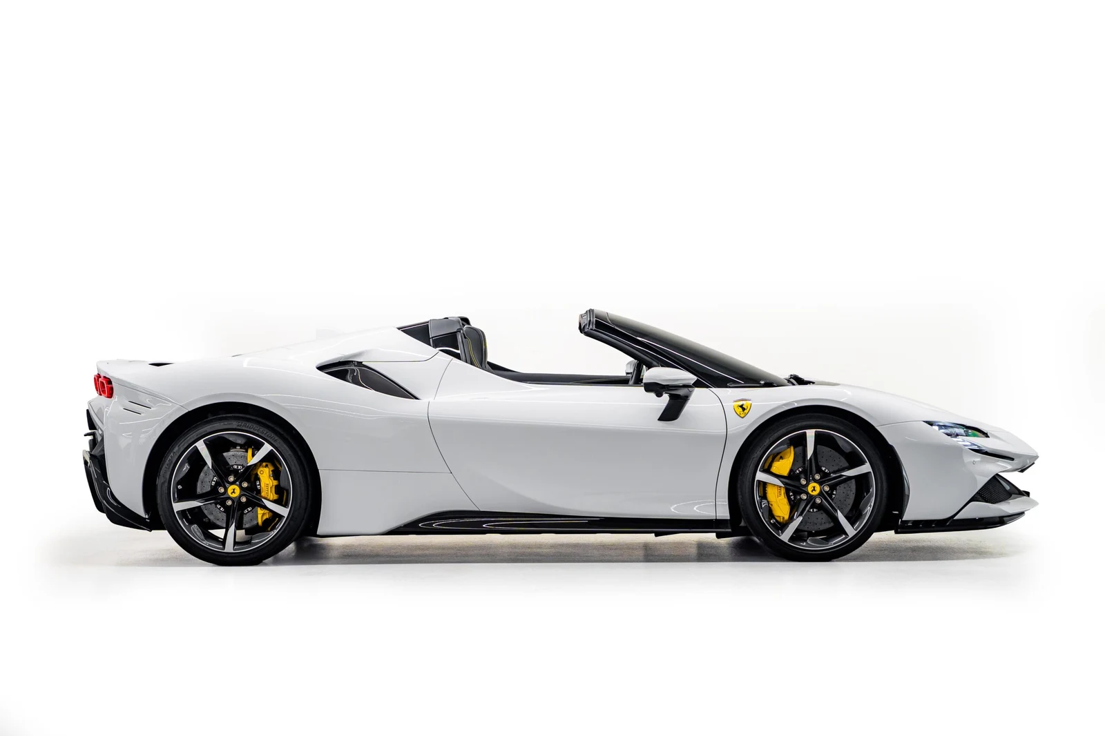 2023 Ferrari SF90 Spider, 5/10