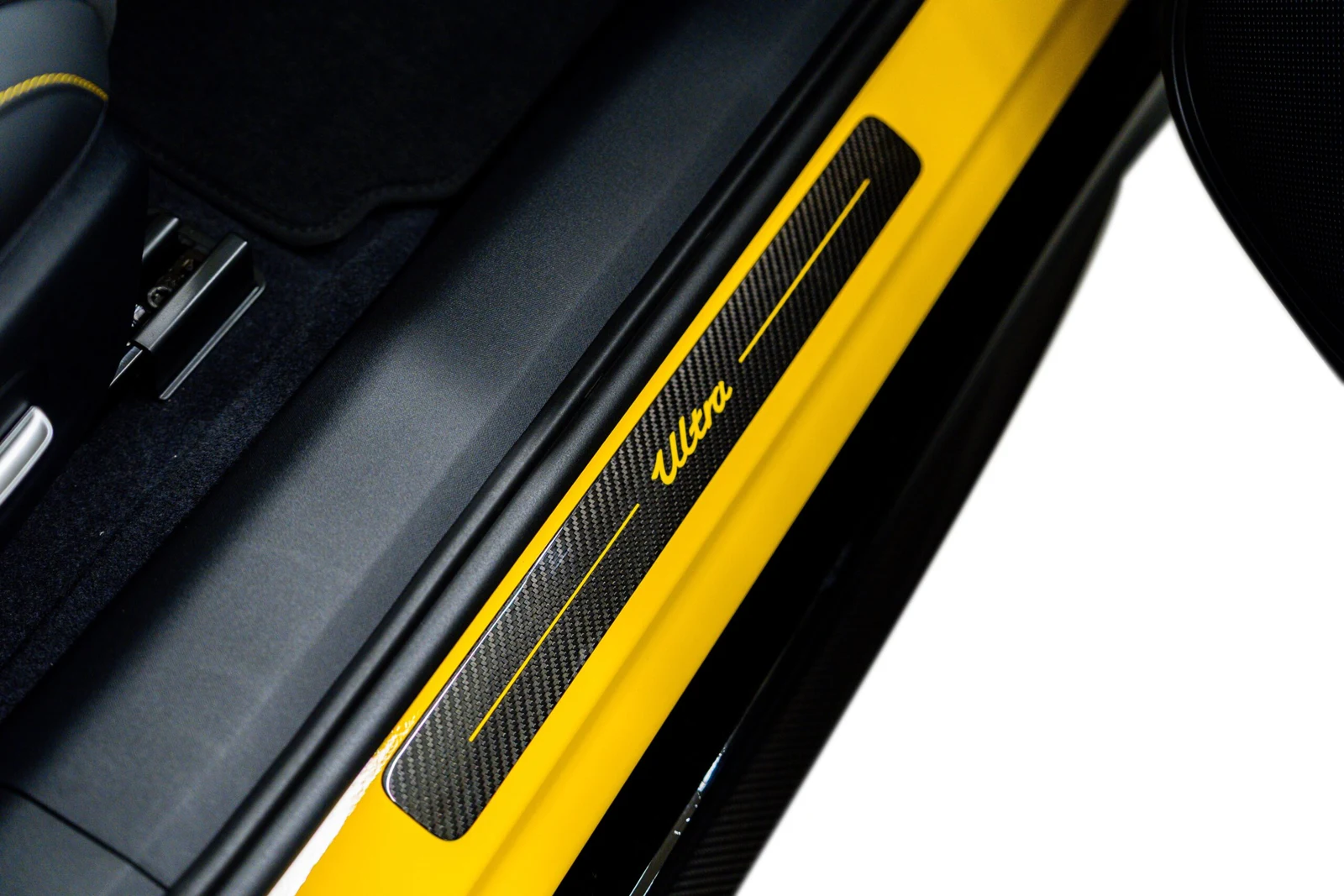 2025 Xiaomi SU7 Ultra, 8/10