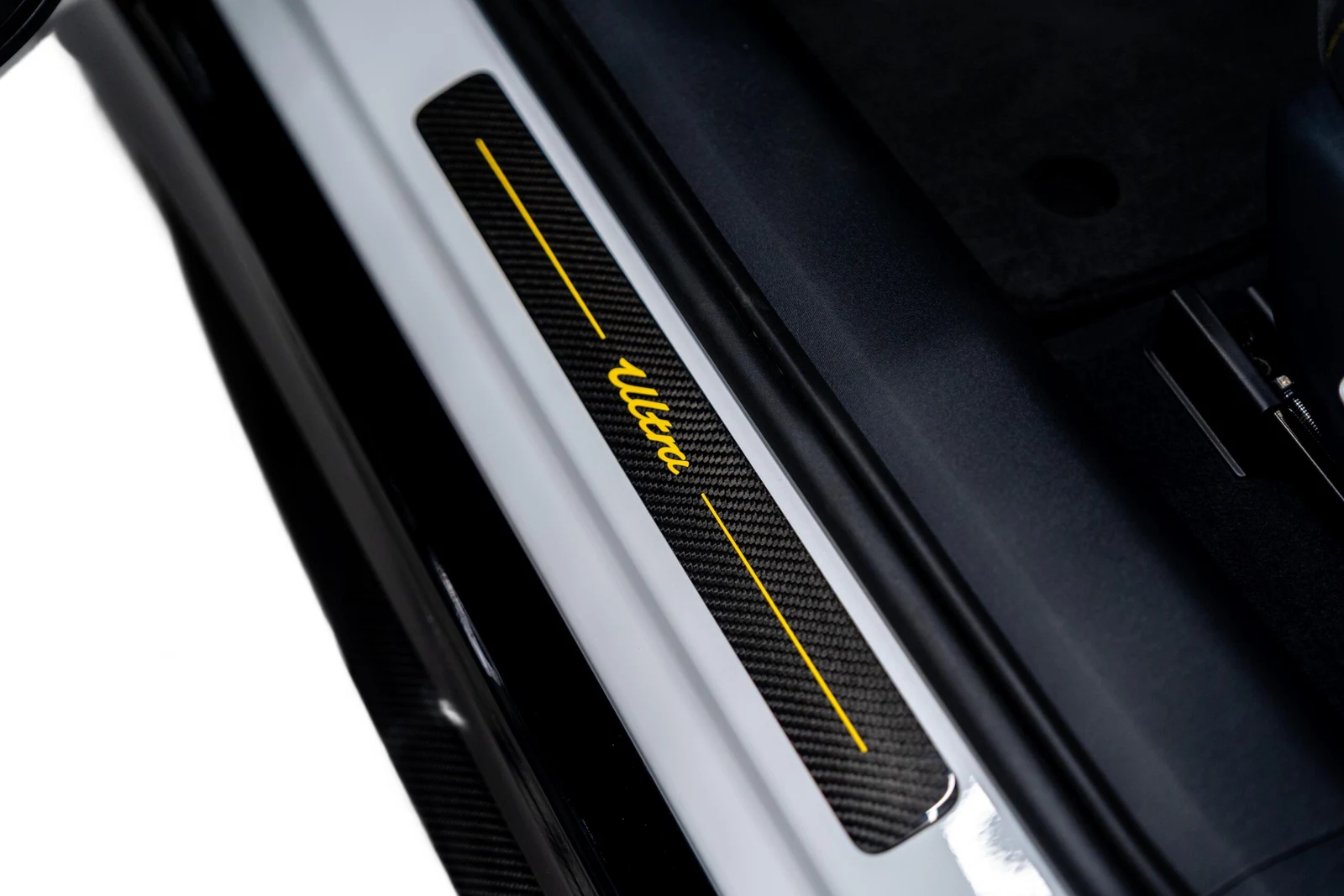 2025 Xiaomi SU7 Ultra, 7/10