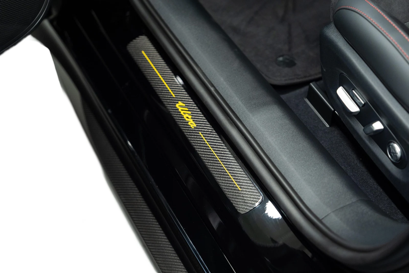 2025 Xiaomi SU7 Ultra, 9/10