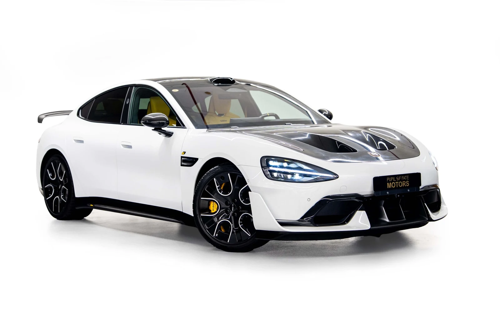 Xiaomi SU7 Ultra · white · Pupil of Fate Motors