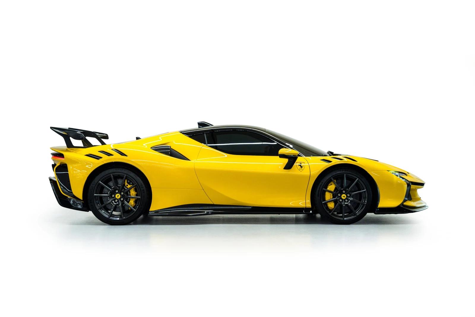2024 Ferrari SF90 XX Stradale, 4/10