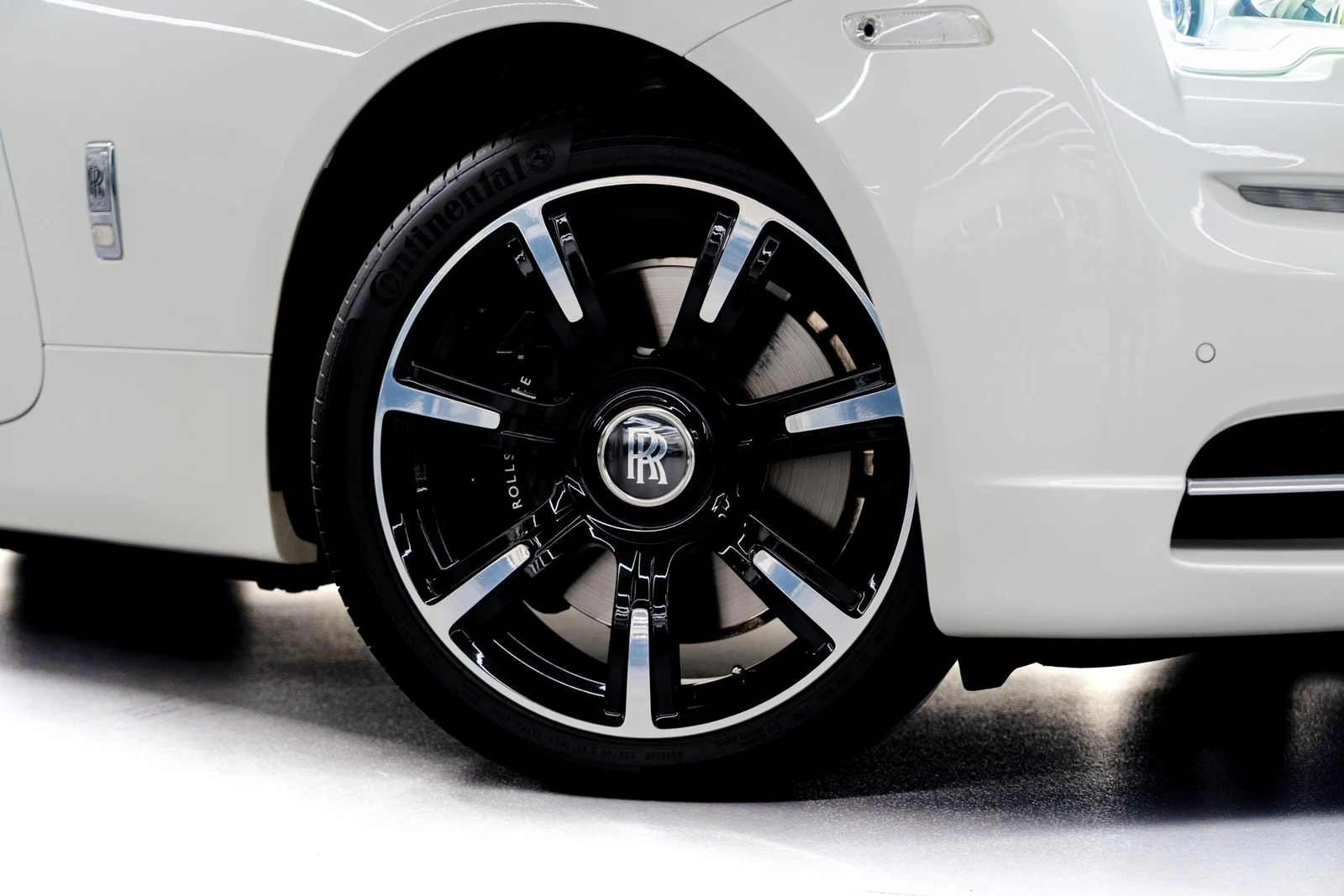 2020 Rolls-Royce Dawn, 7/10