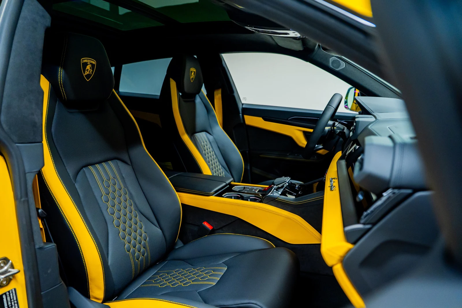 2025 Lamborghini Urus SE, 10/10
