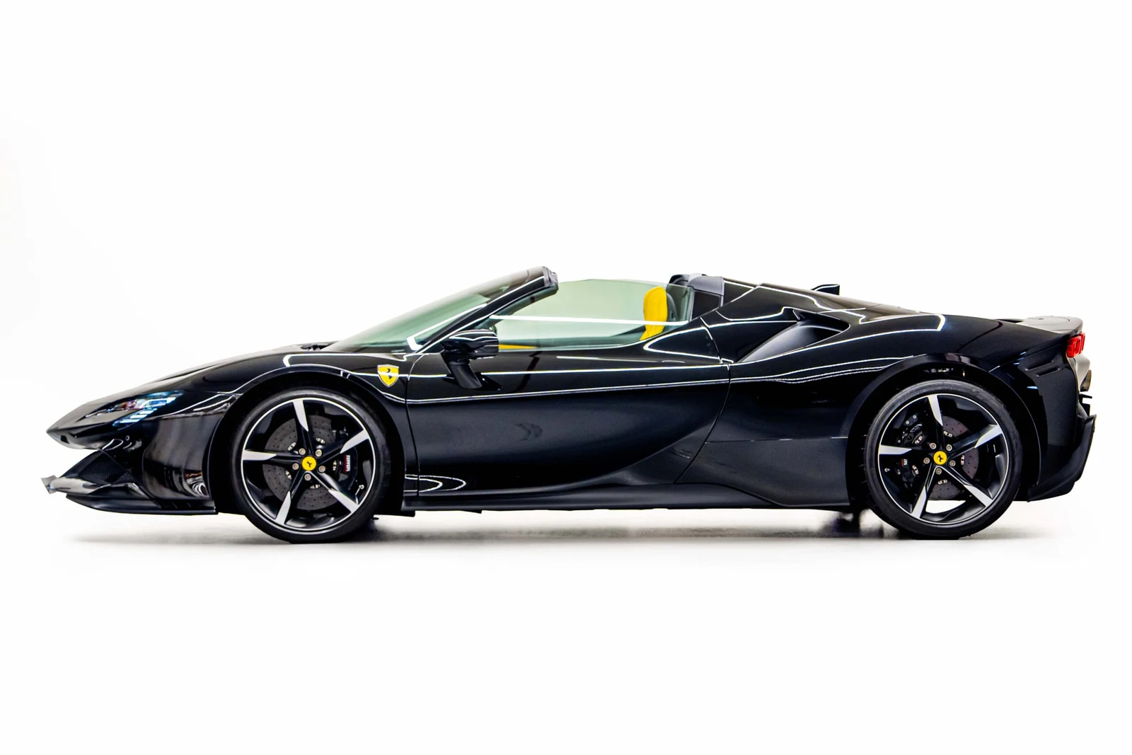 2023 Ferrari SF90 Spider, 4/10