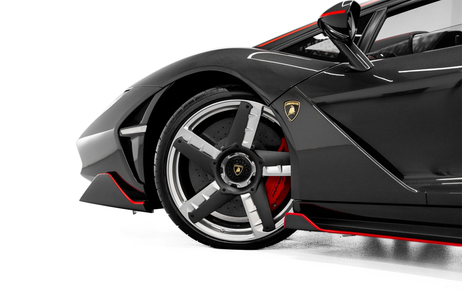 2017 Lamborghini Centenario, 8/10