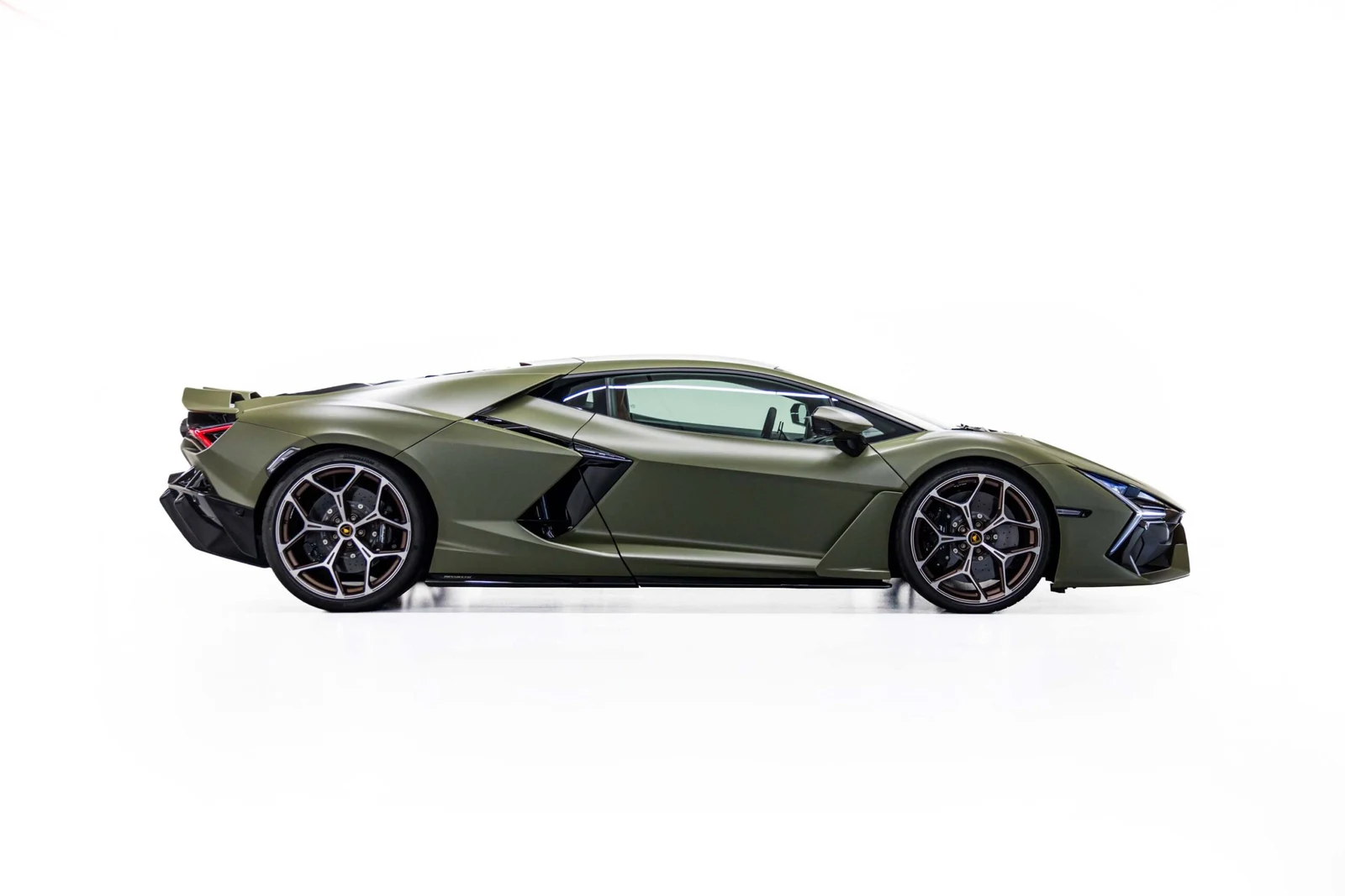 2024 Lamborghini Revuelto, 4/10