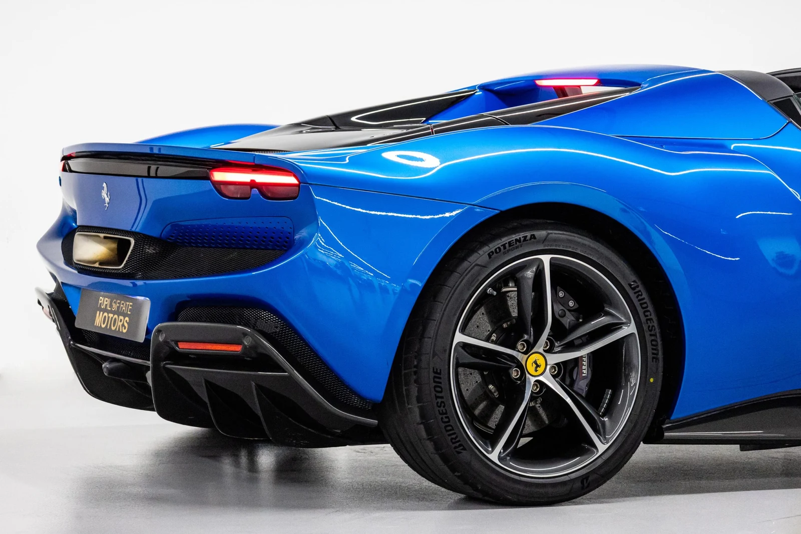 2023 Ferrari 296 GTS, 9/10