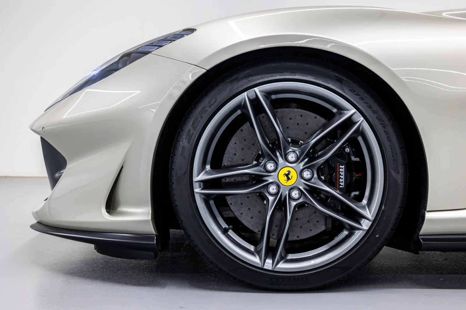 2021 Ferrari 812 GTS, 7/10