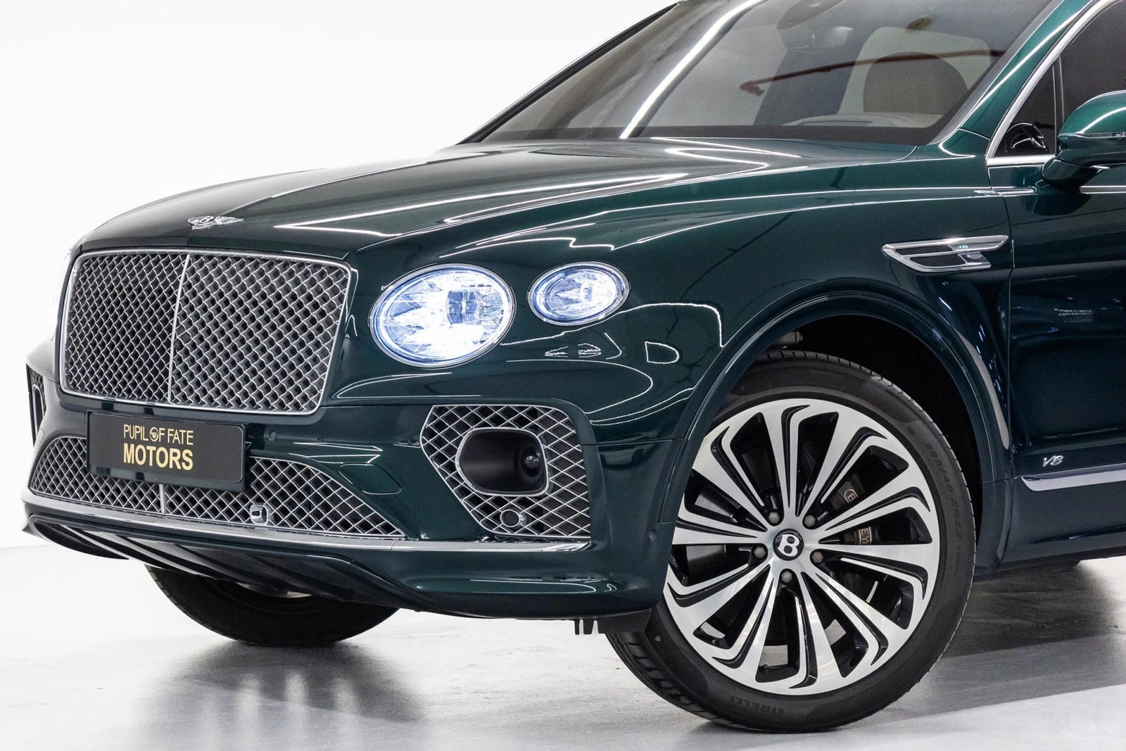 2021 Bentley Bentayga V8, 4/10