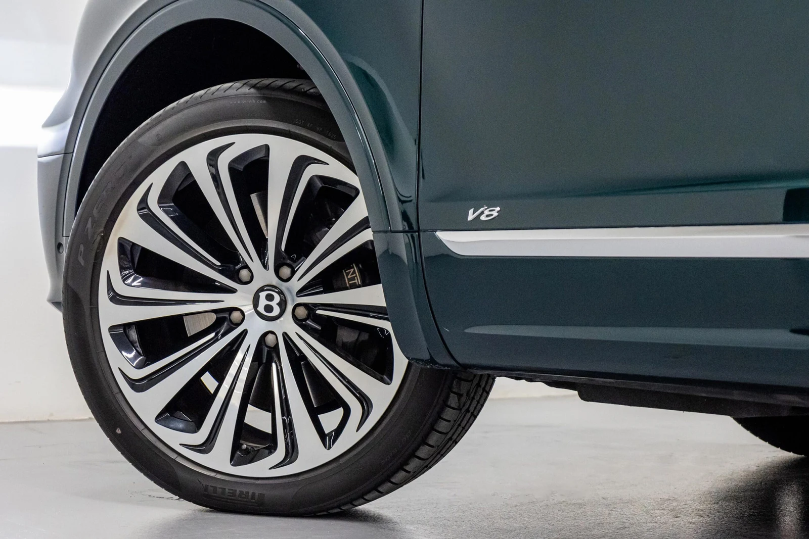 2021 Bentley Bentayga V8, 7/10