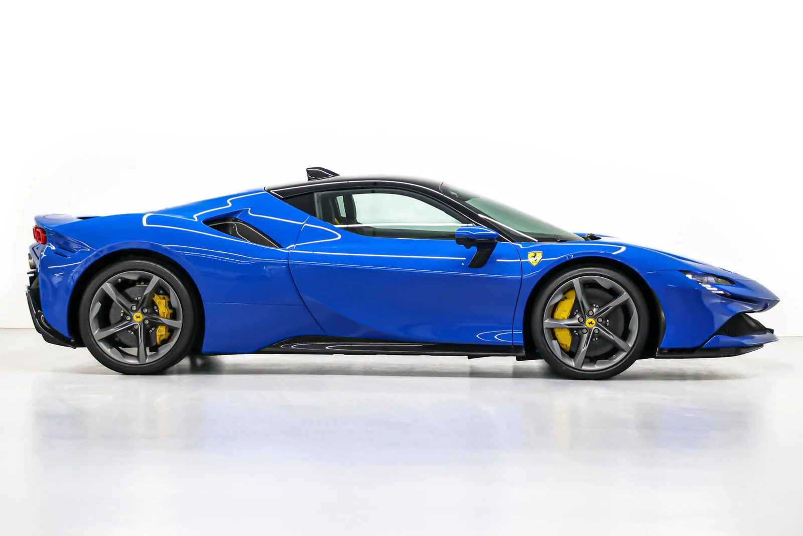 2023 Ferrari SF90 Stradale, 2/10