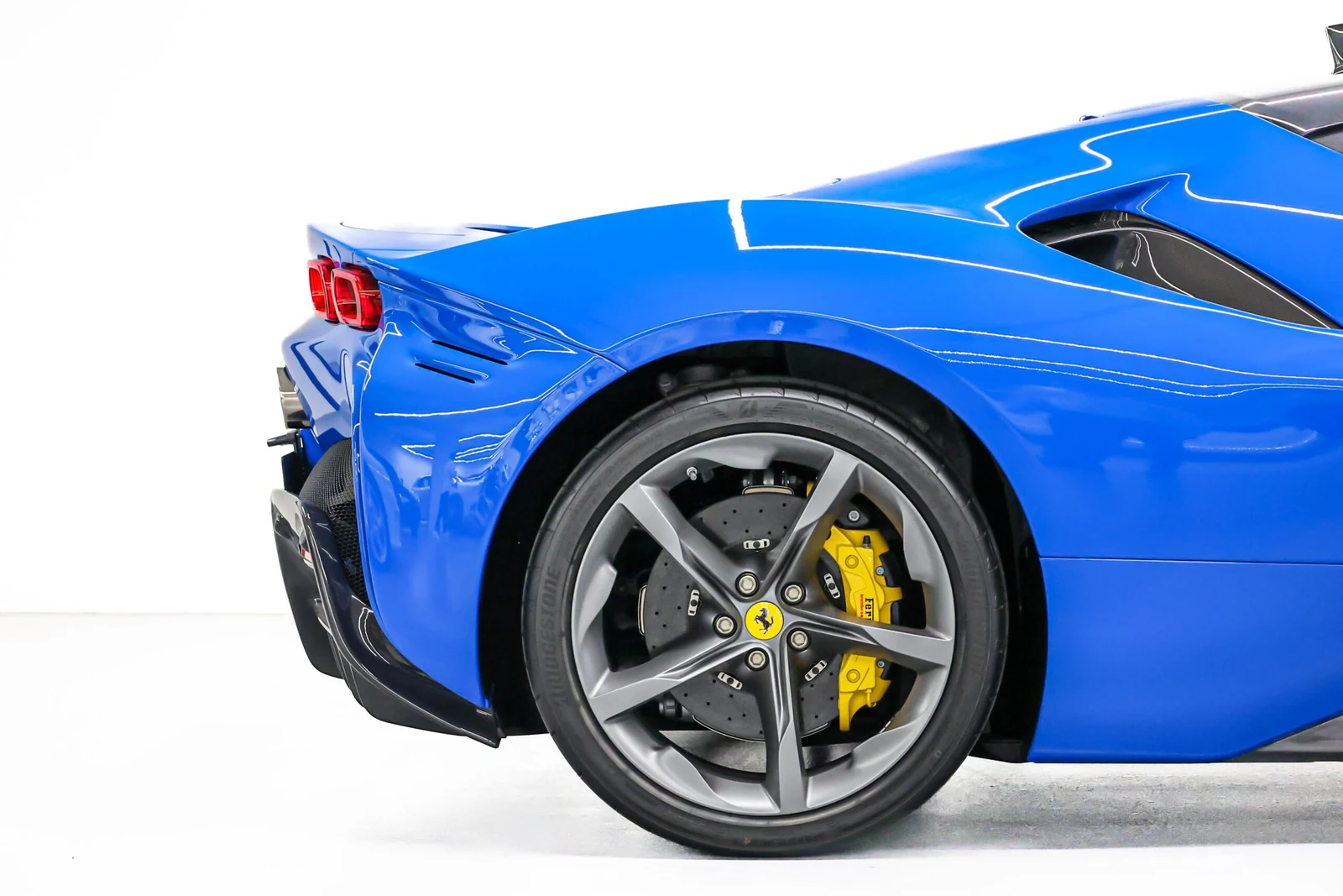 2023 Ferrari SF90 Stradale, 6/10