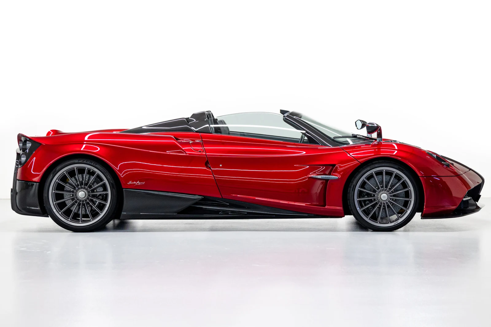 2020 Pagani Huayra Roadster, 2/10