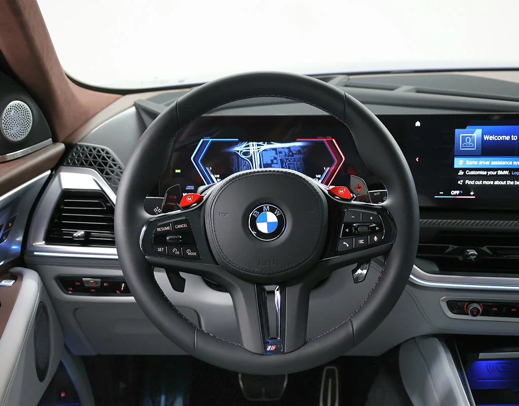 2023 BMW XM, 2/10