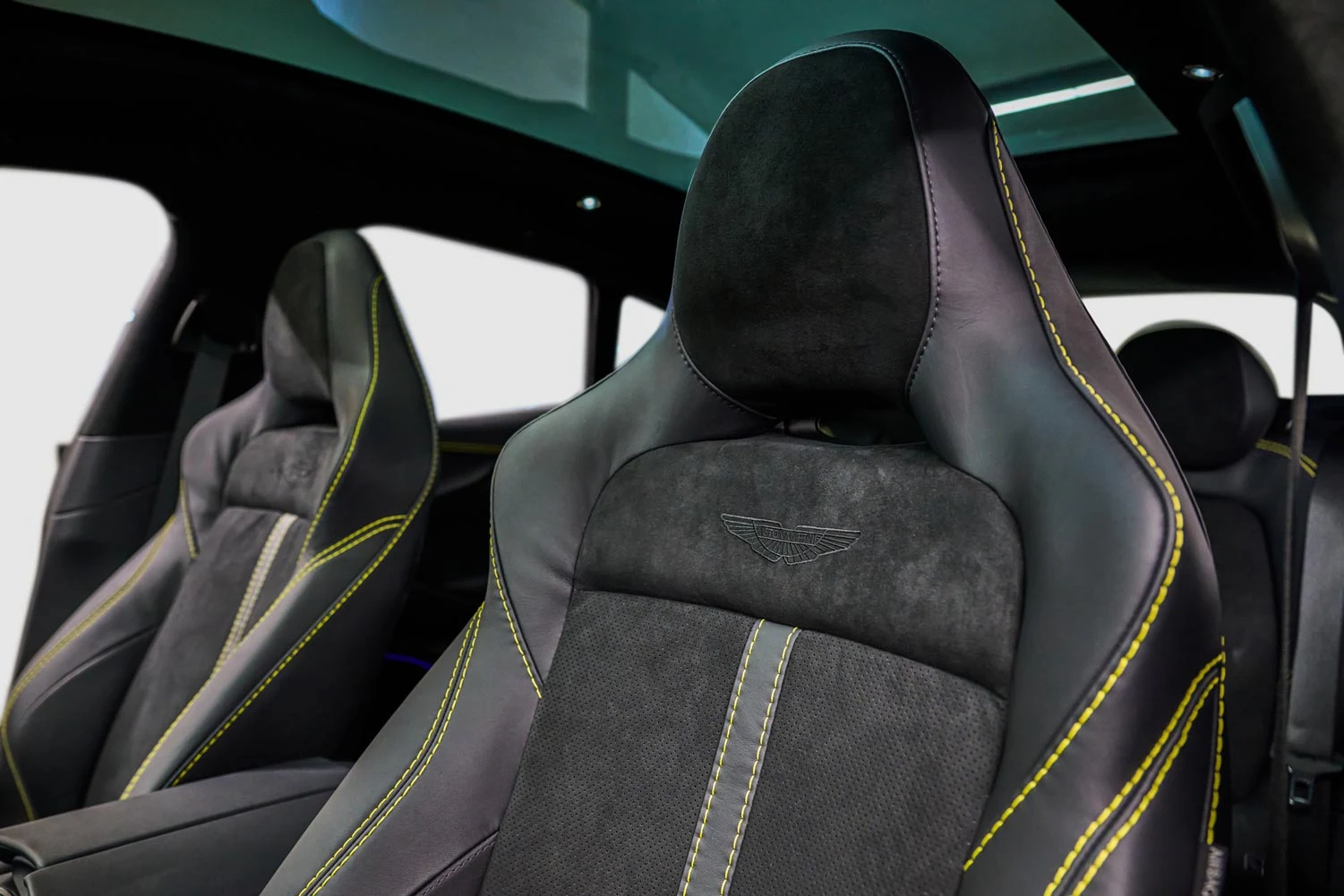 2023 Aston Martin DBX707, 5/10