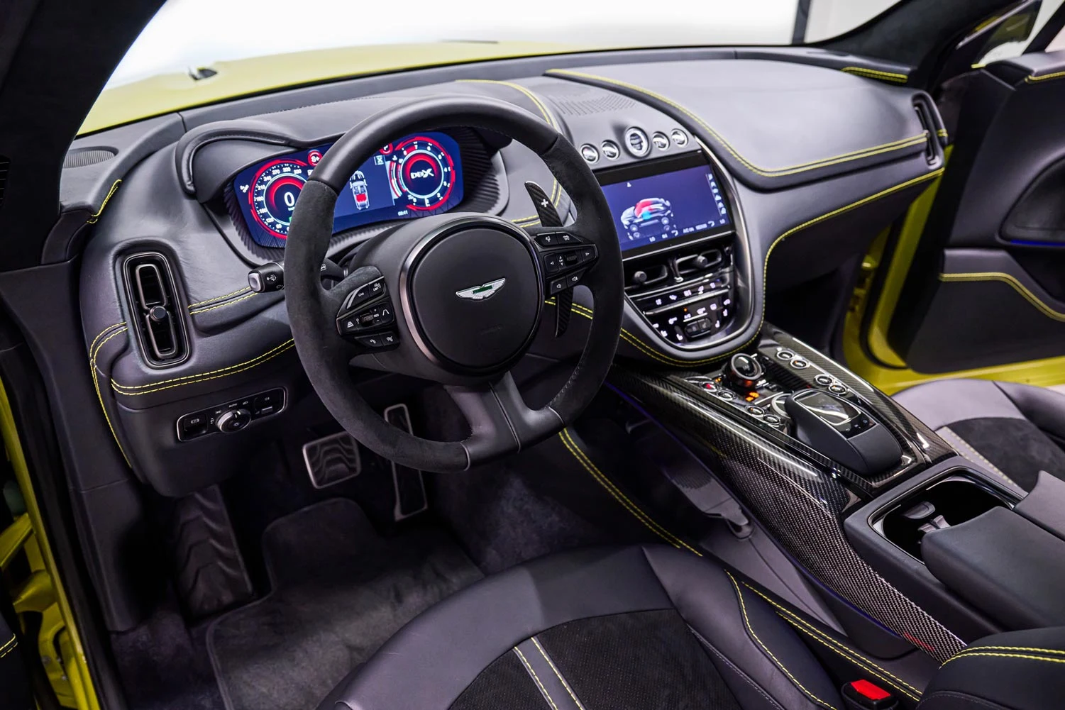 2023 Aston Martin DBX707, 6/10