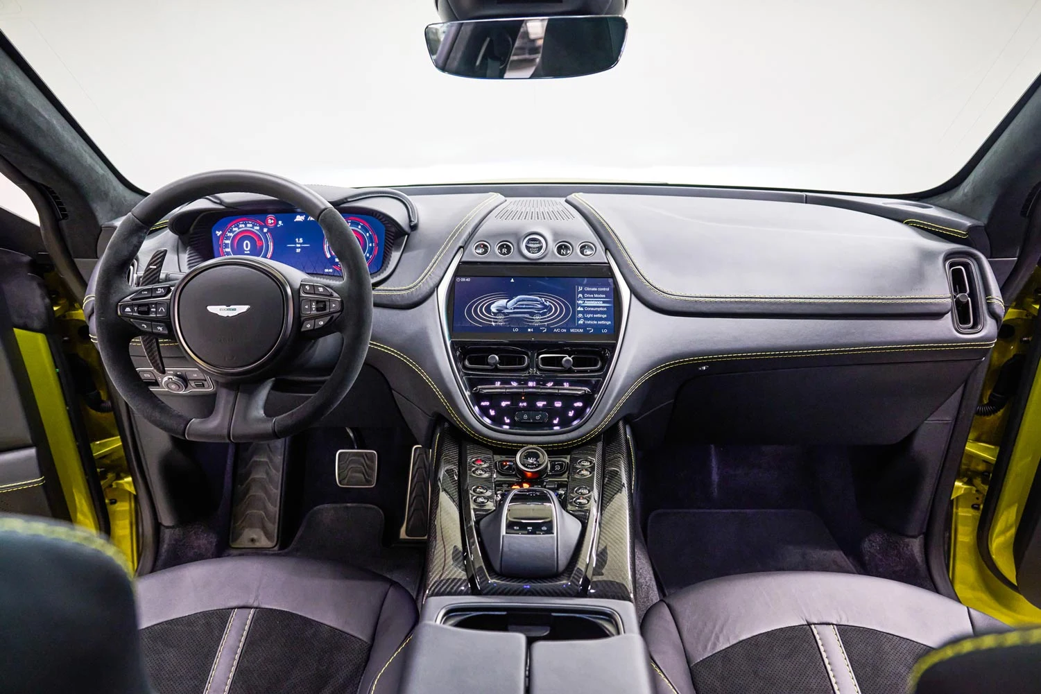 2023 Aston Martin DBX707, 7/10