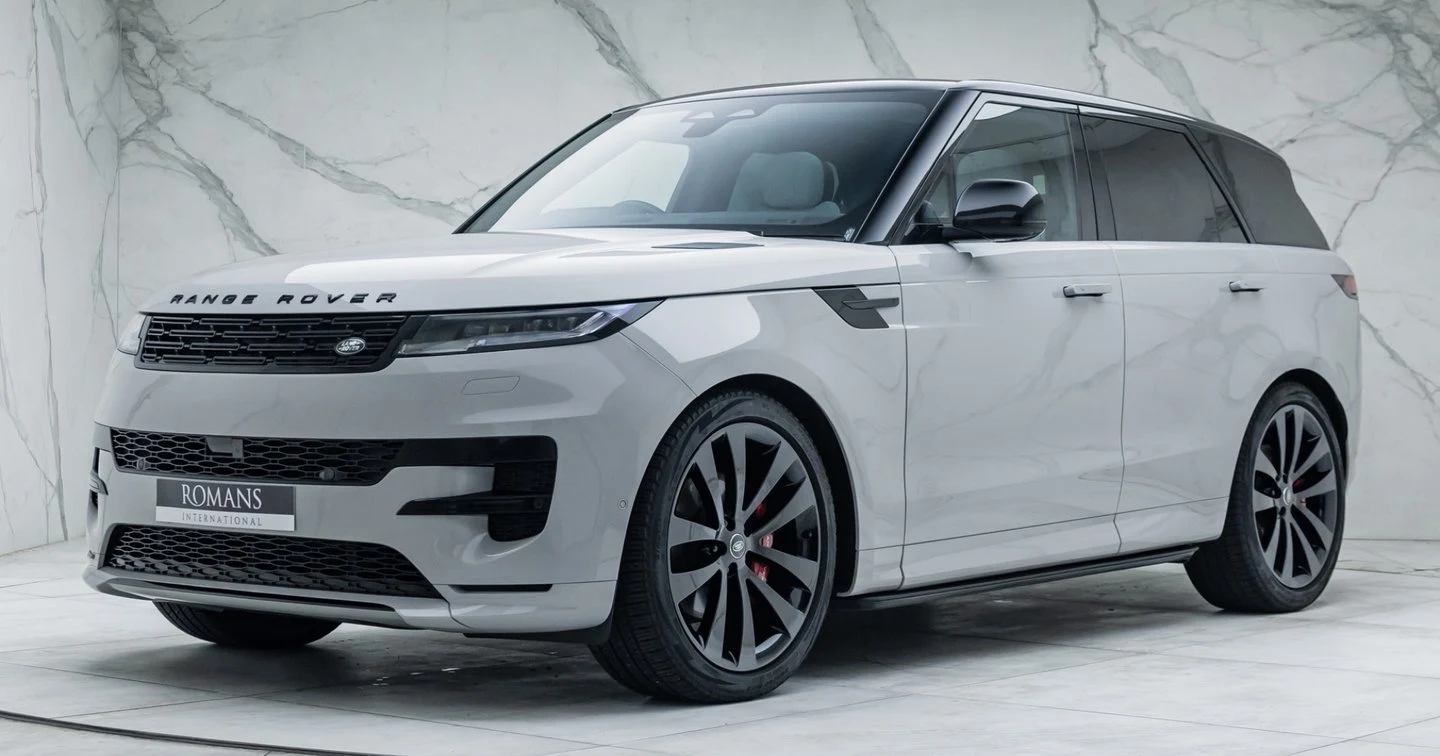 Land Rover Range Rover Sport D300 Dynamic SE · Borasco Grey · Romans International