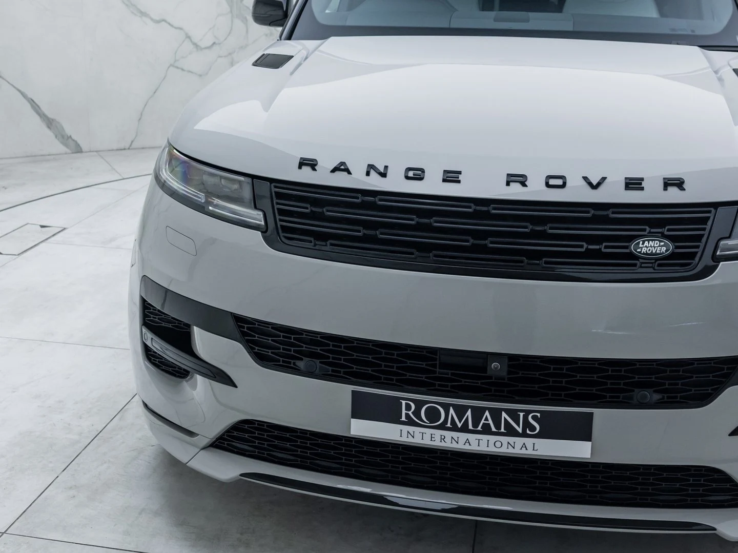 2024 Land Rover Range Rover Sport D300 Dynamic SE, 8/20