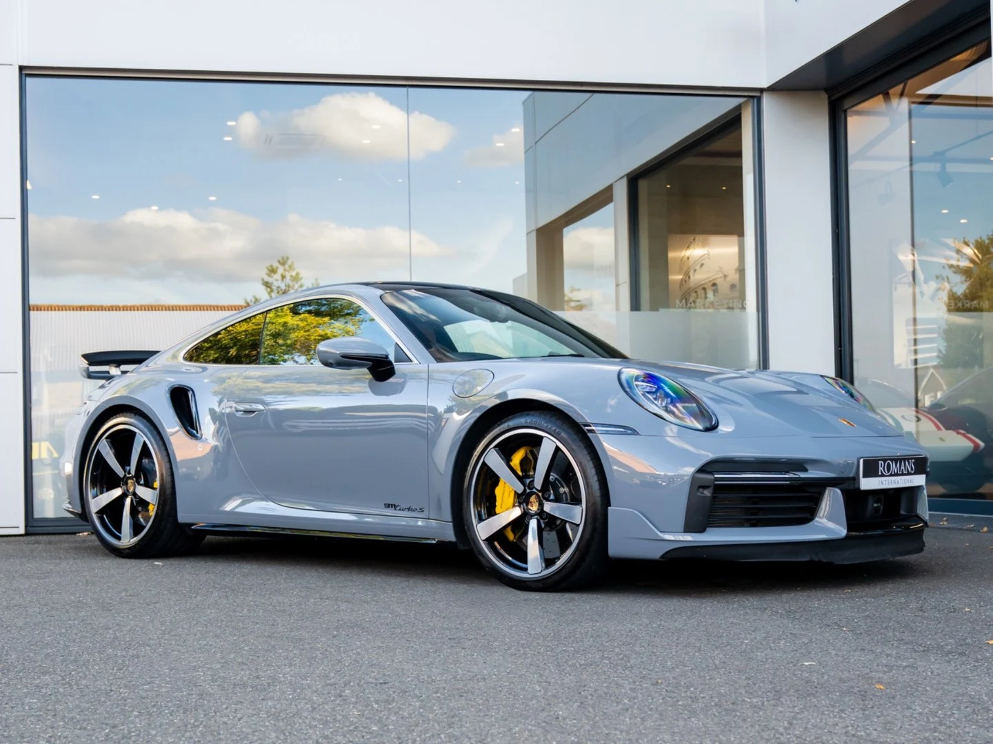 2023 Porsche 911 (992) Turbo S, 18/20