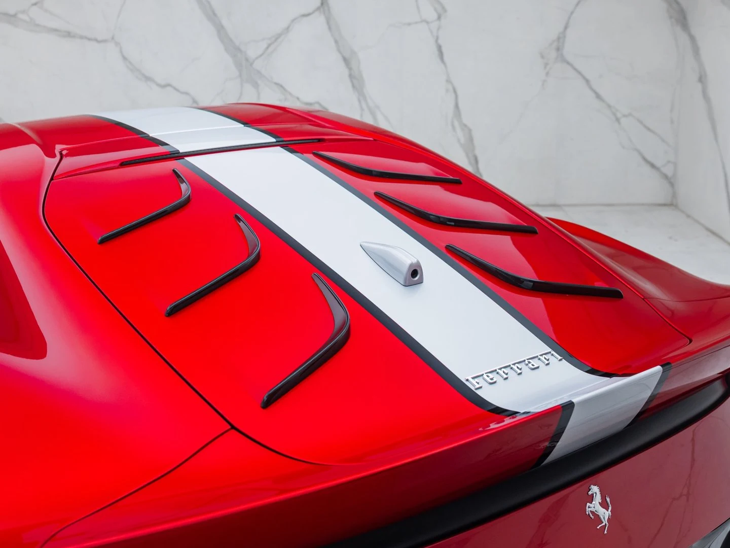 2022 Ferrari 812 Competizione, 8/20