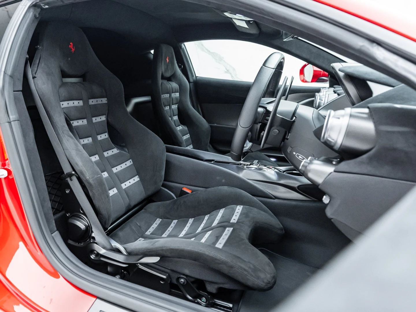 2022 Ferrari 812 Competizione, 15/20