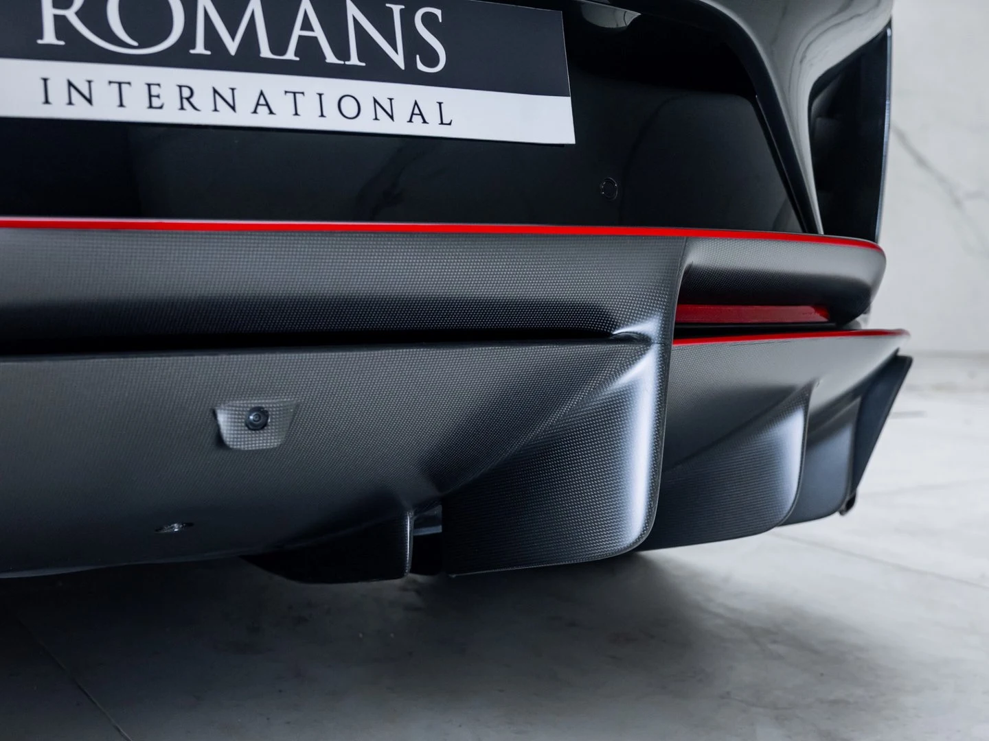 2024 Ferrari 812 Competizione, 3/20
