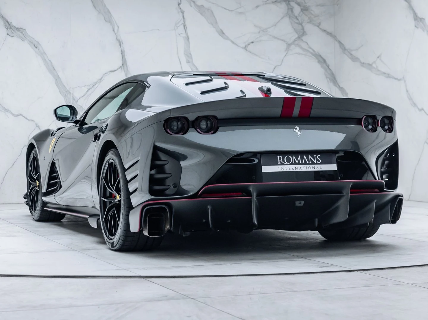 2024 Ferrari 812 Competizione, 4/20