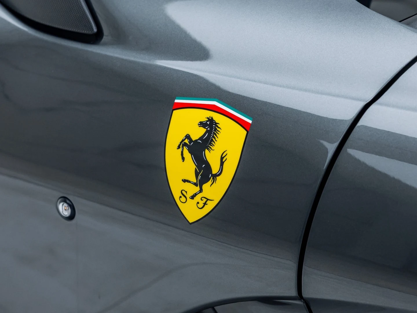 2024 Ferrari 812 Competizione, 10/20