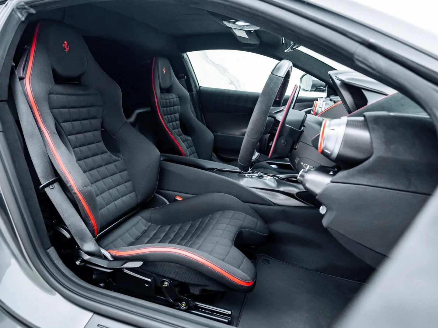 2024 Ferrari 812 Competizione, 14/20