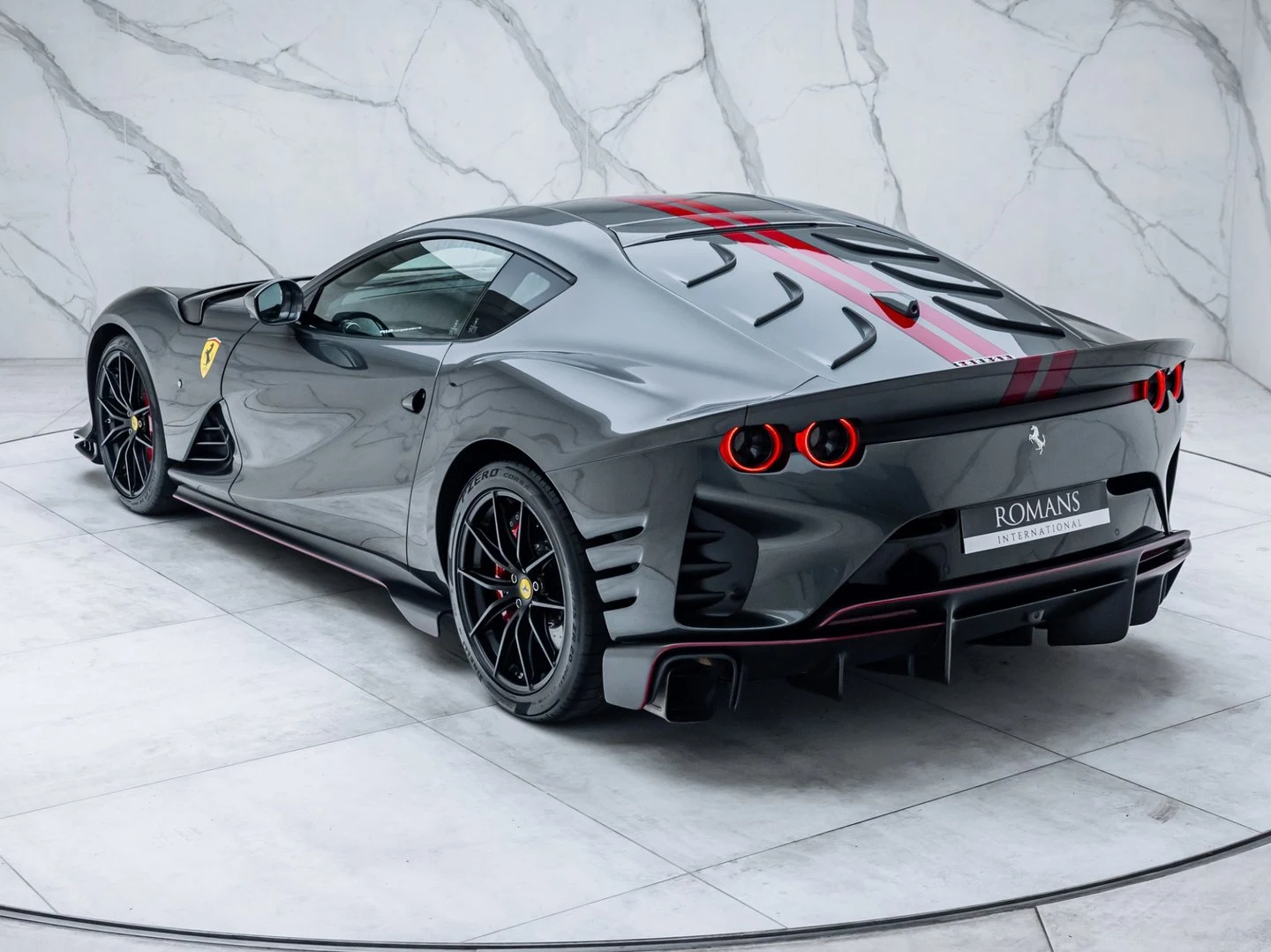 2024 Ferrari 812 Competizione, 15/20