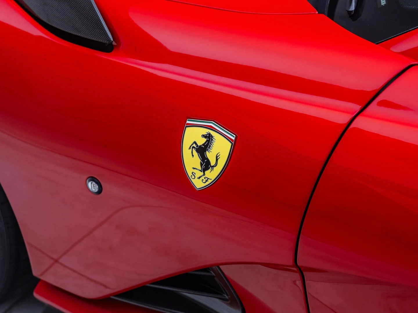 2023 Ferrari 812 Competizione, 5/20
