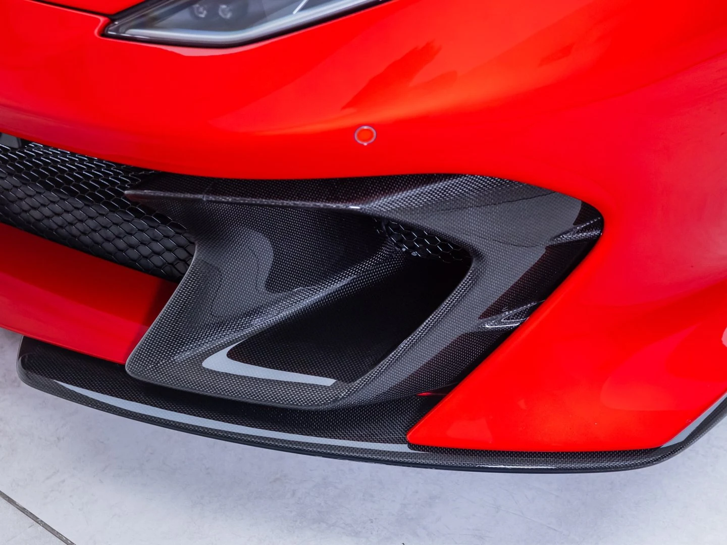 2023 Ferrari 812 Competizione, 7/20