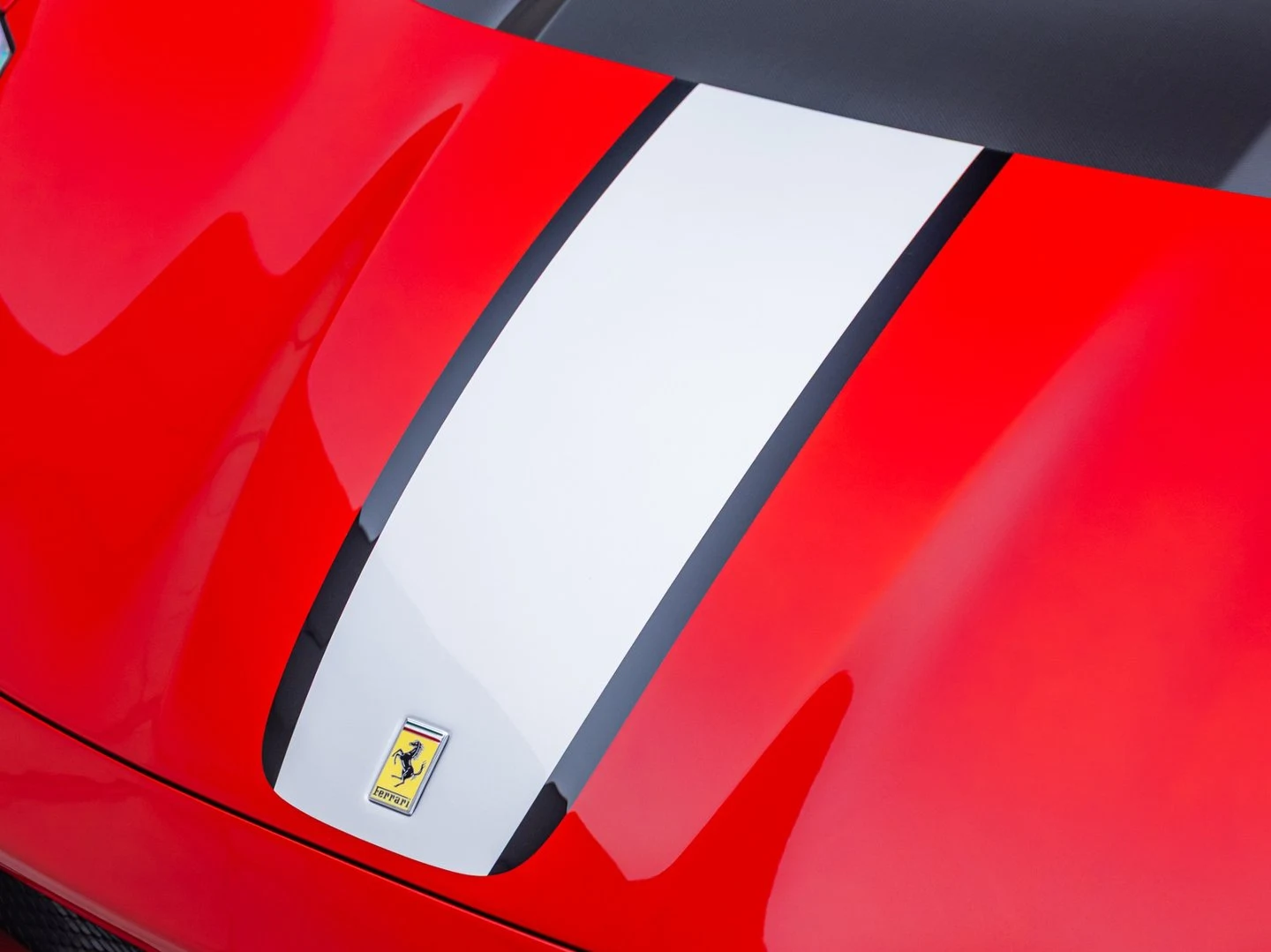 2023 Ferrari 812 Competizione, 10/20