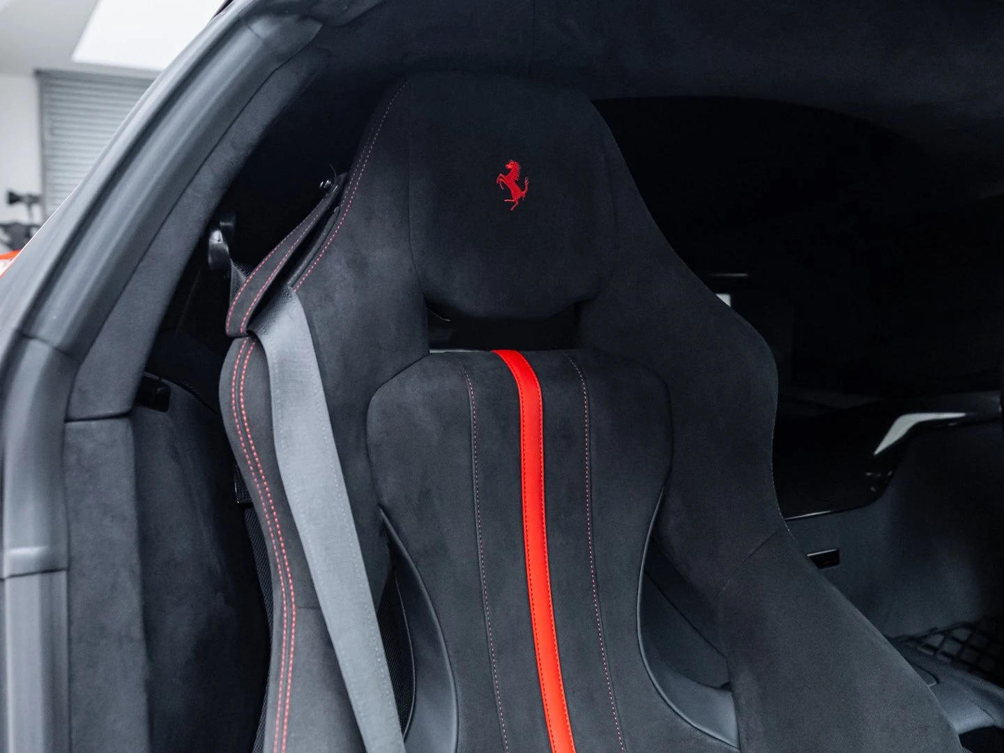 2023 Ferrari 812 Competizione, 12/20