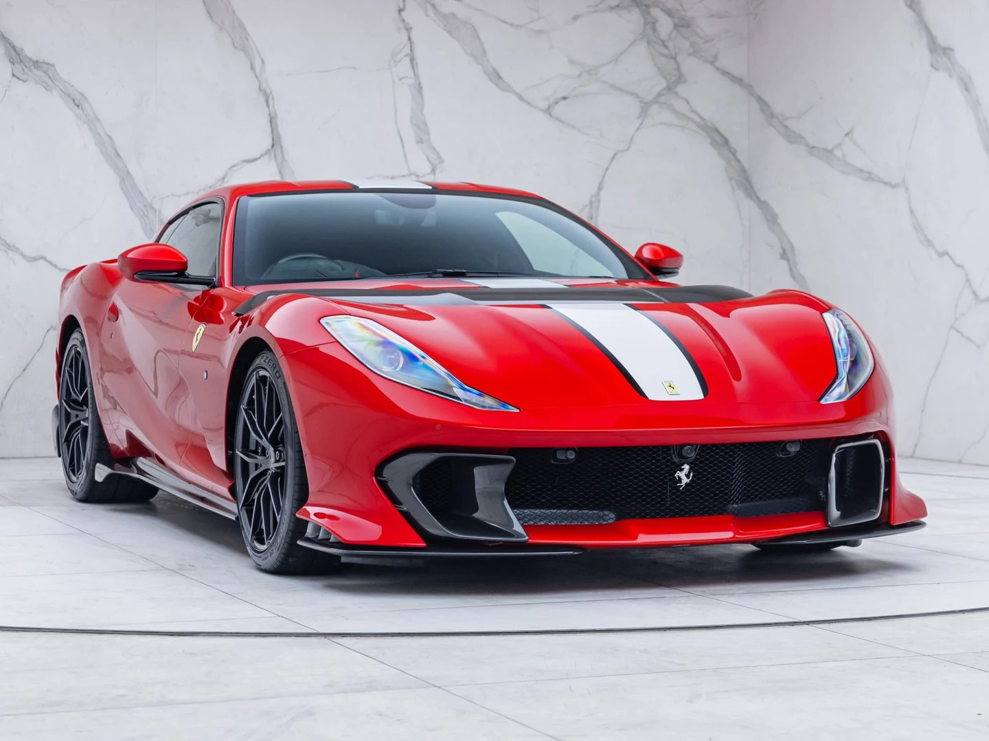 2023 Ferrari 812 Competizione, 15/20