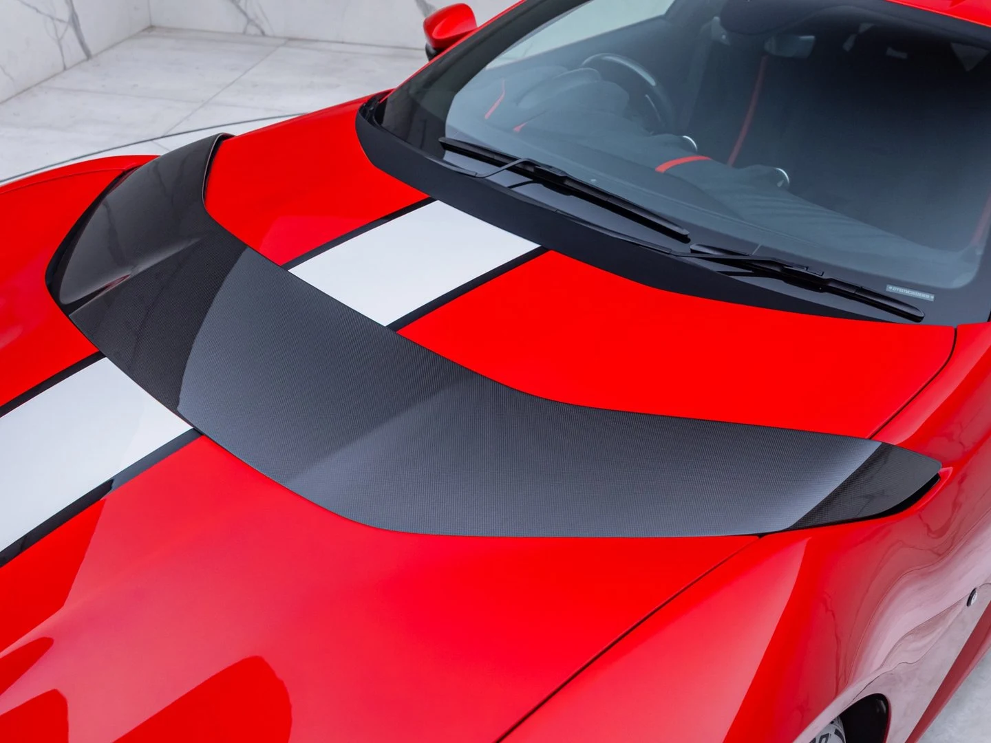 2023 Ferrari 812 Competizione, 17/20