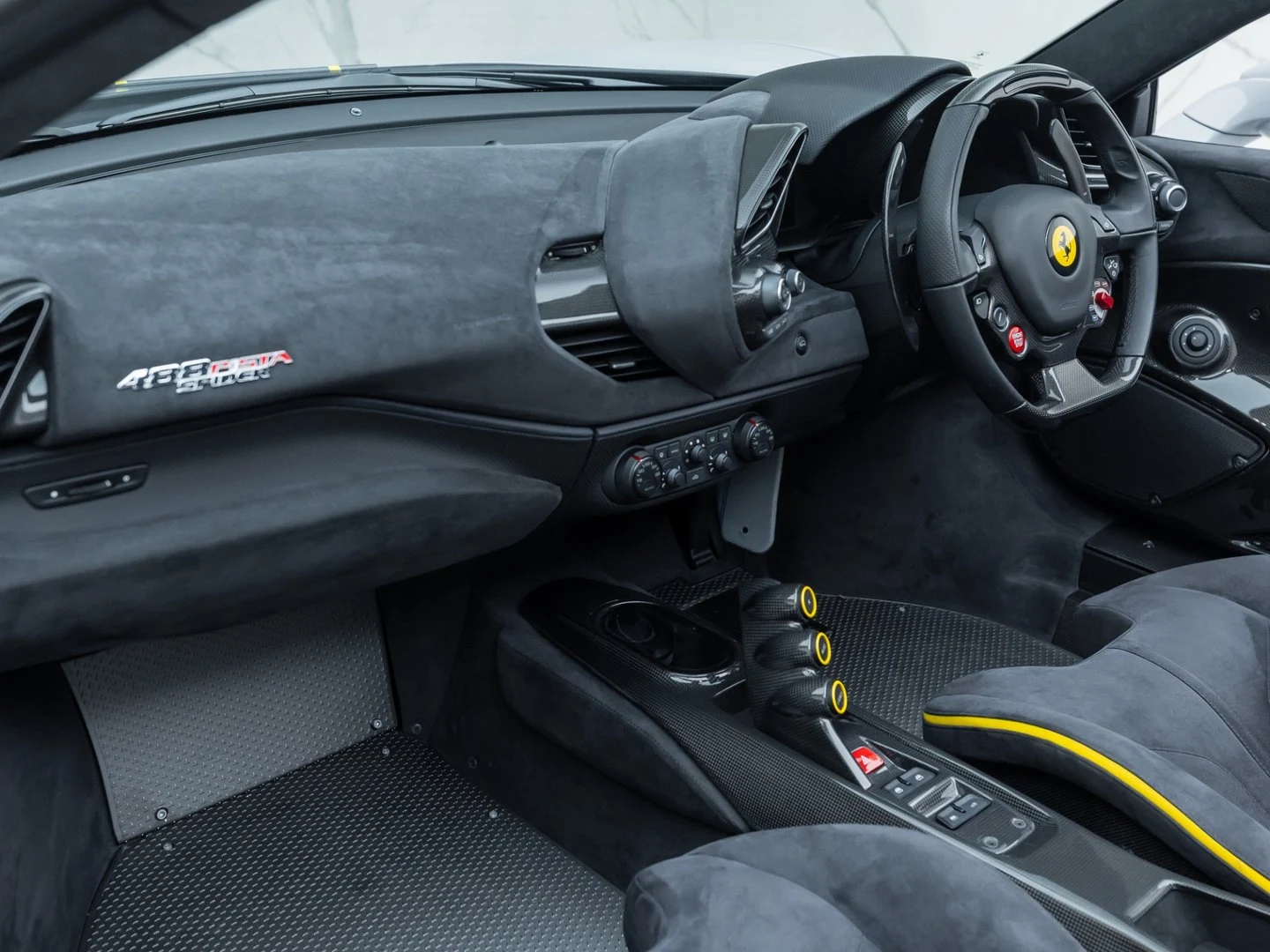 2020 Ferrari 488 Pista Spider, 2/20