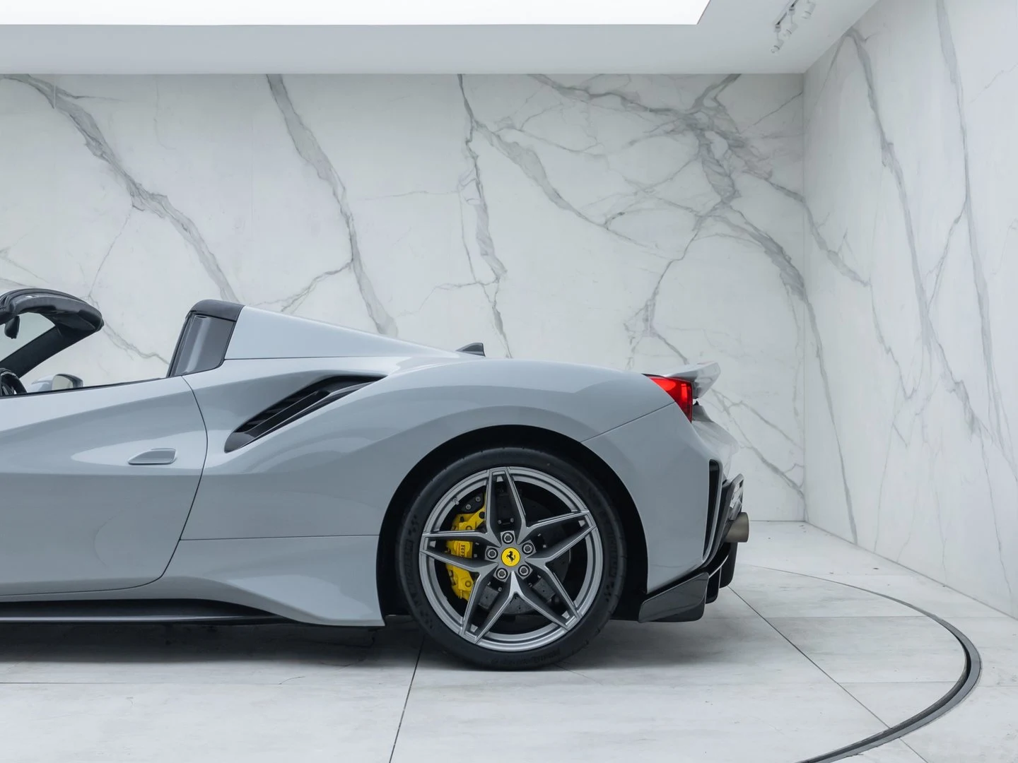 2020 Ferrari 488 Pista Spider, 4/20