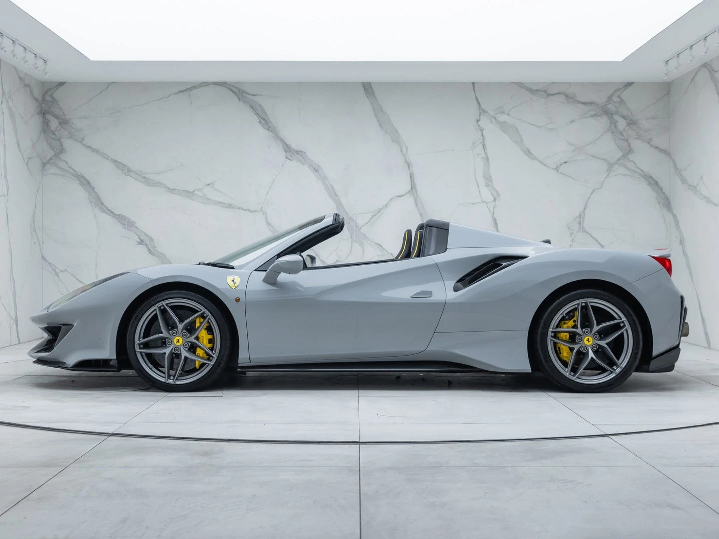 2020 Ferrari 488 Pista Spider, 14/20