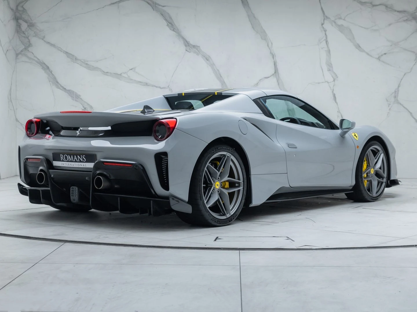 2020 Ferrari 488 Pista Spider, 17/20