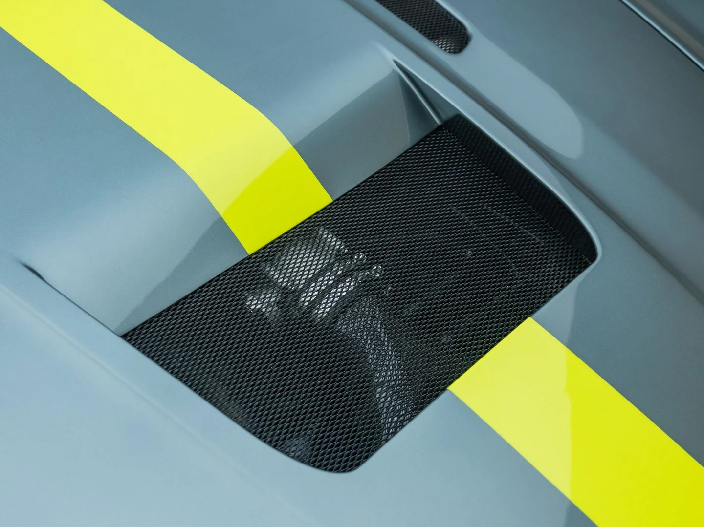 2017 Aston Martin Vantage AMR Pro, 6/20