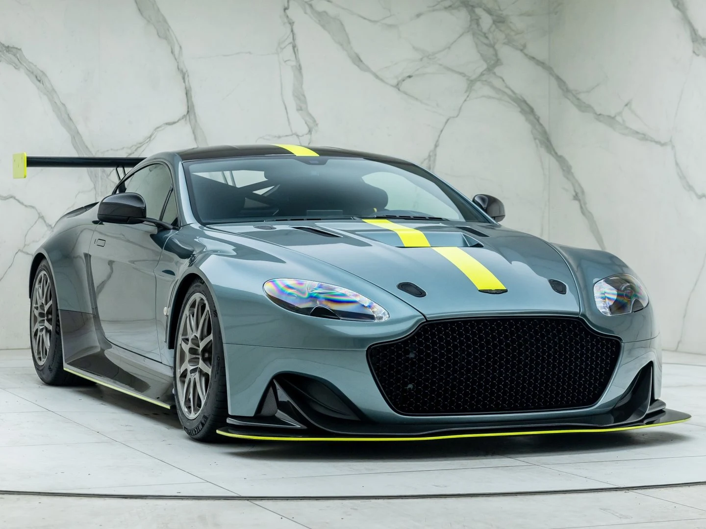 2017 Aston Martin Vantage AMR Pro, 15/20