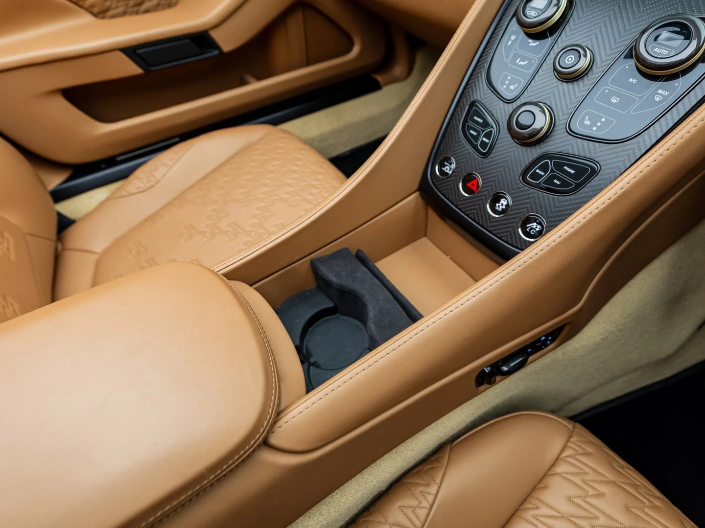 2018 Aston Martin Vanquish Zagato Speedster, 6/20