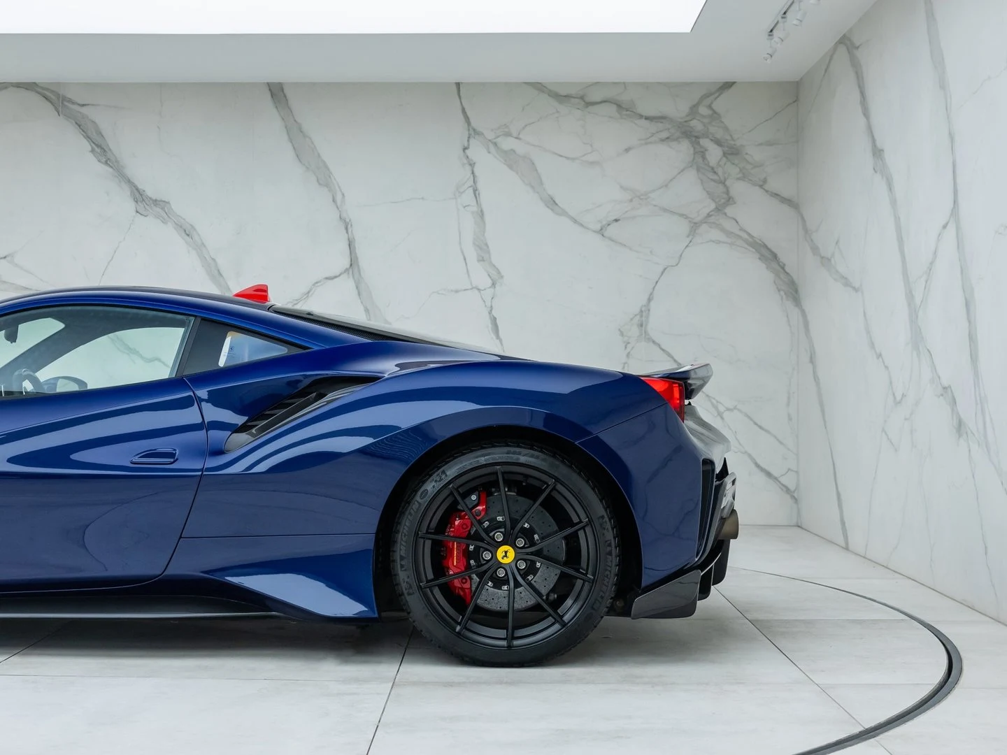 2020 Ferrari 488 Pista, 19/20