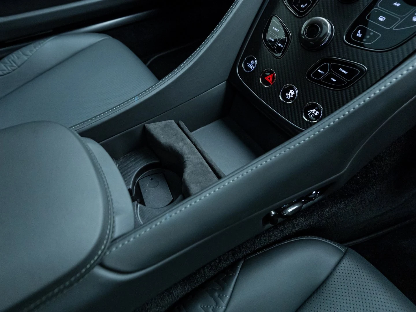 2019 Aston Martin Vanquish Zagato Shooting Brake, 9/20
