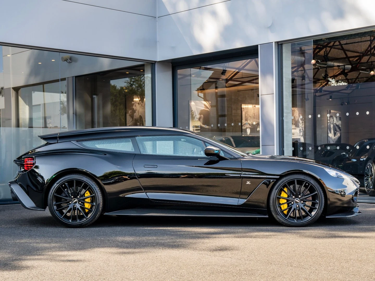 2019 Aston Martin Vanquish Zagato Shooting Brake, 15/20