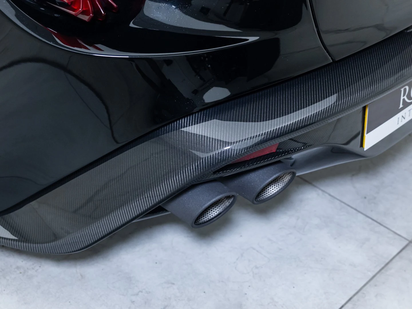 2019 Aston Martin Vanquish Zagato Shooting Brake, 16/20