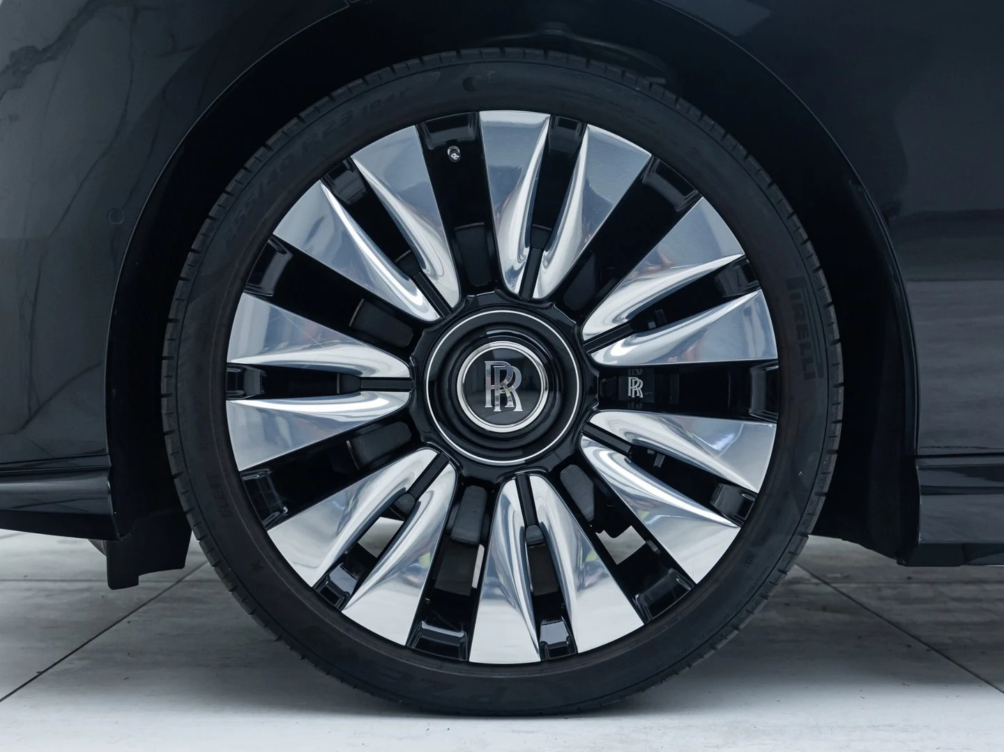 2024 Rolls-Royce Spectre, 2/20